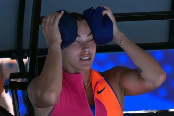 你在北方冷的瑟瑟发抖，他在澳洲热的大汗淋漓。周二澳大利亚多地遭遇持续极端热浪，气