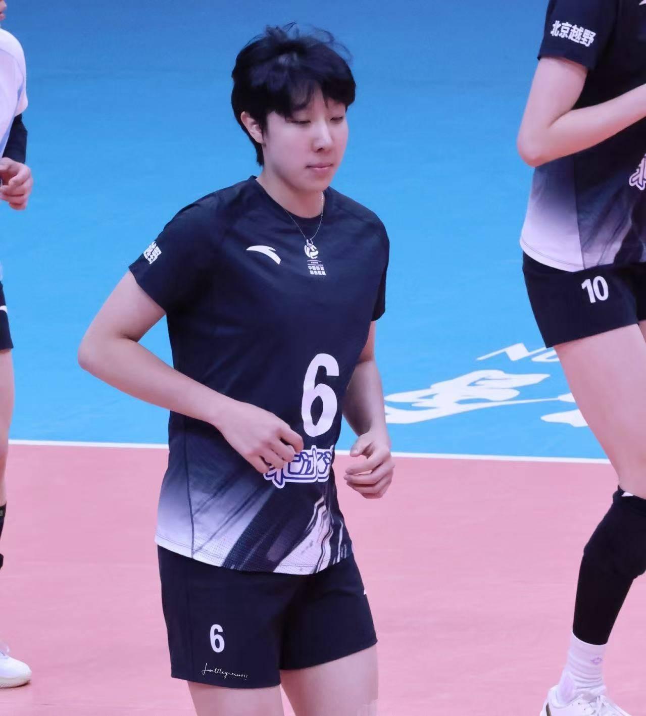 4月26日，女排亚冠1/4决赛，北京女排 2-3不敌哈萨克斯坦杰特苏
五局比分为