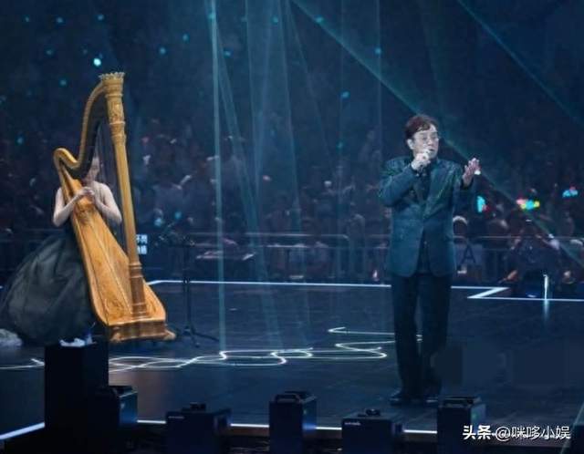 谭咏麟红馆幕后大佬曝光！坚守舞台整整50年监制，陈贝儿发文致敬