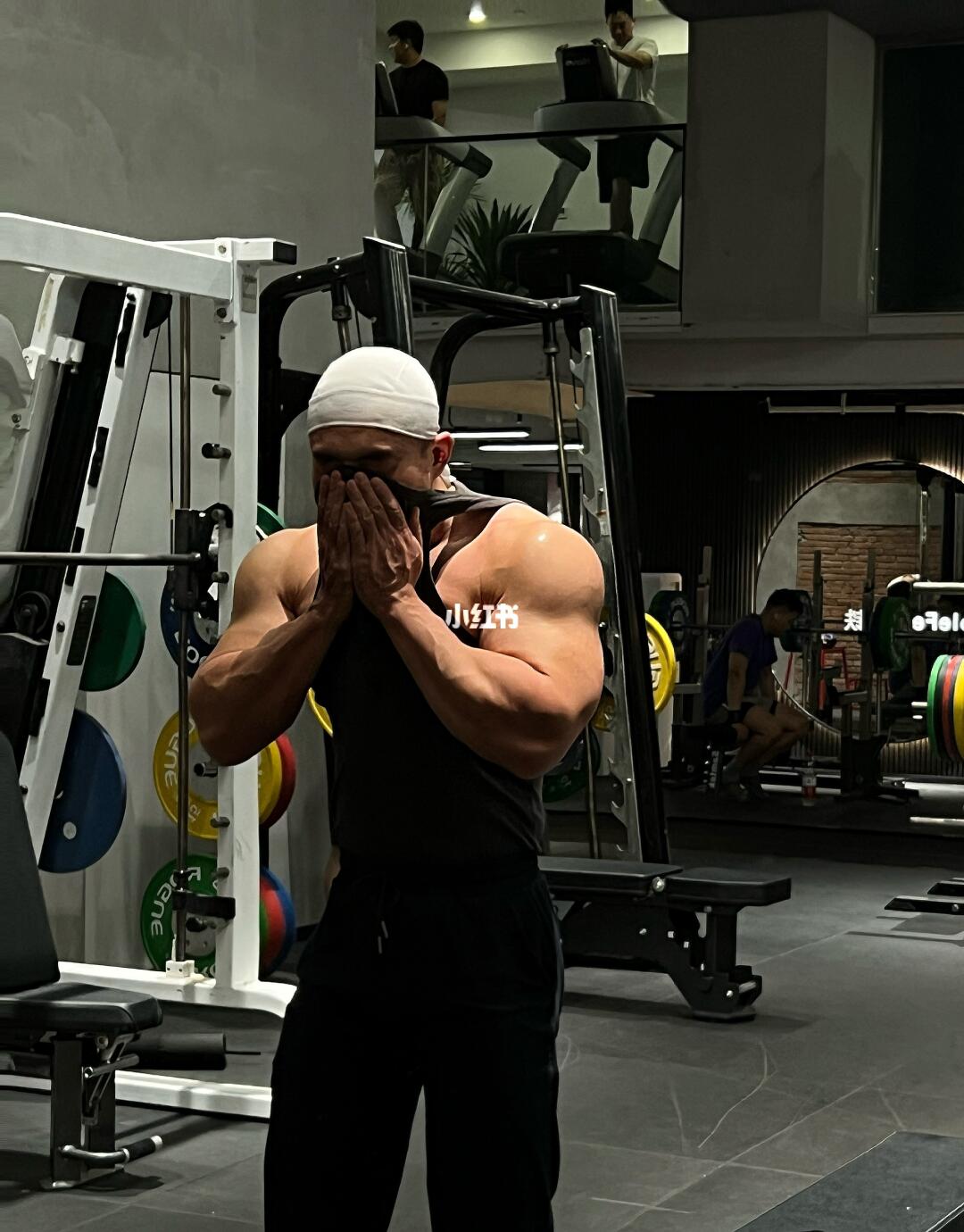 成都 擦汗的速度赶不上流汗的速度