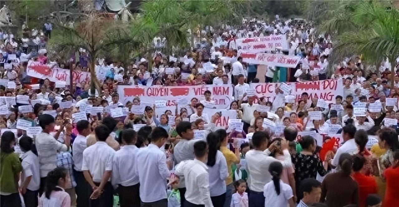 亲美的下场，再现南北分裂危机，或将悲剧重演，中方还会出手吗？

越南这两年的日子