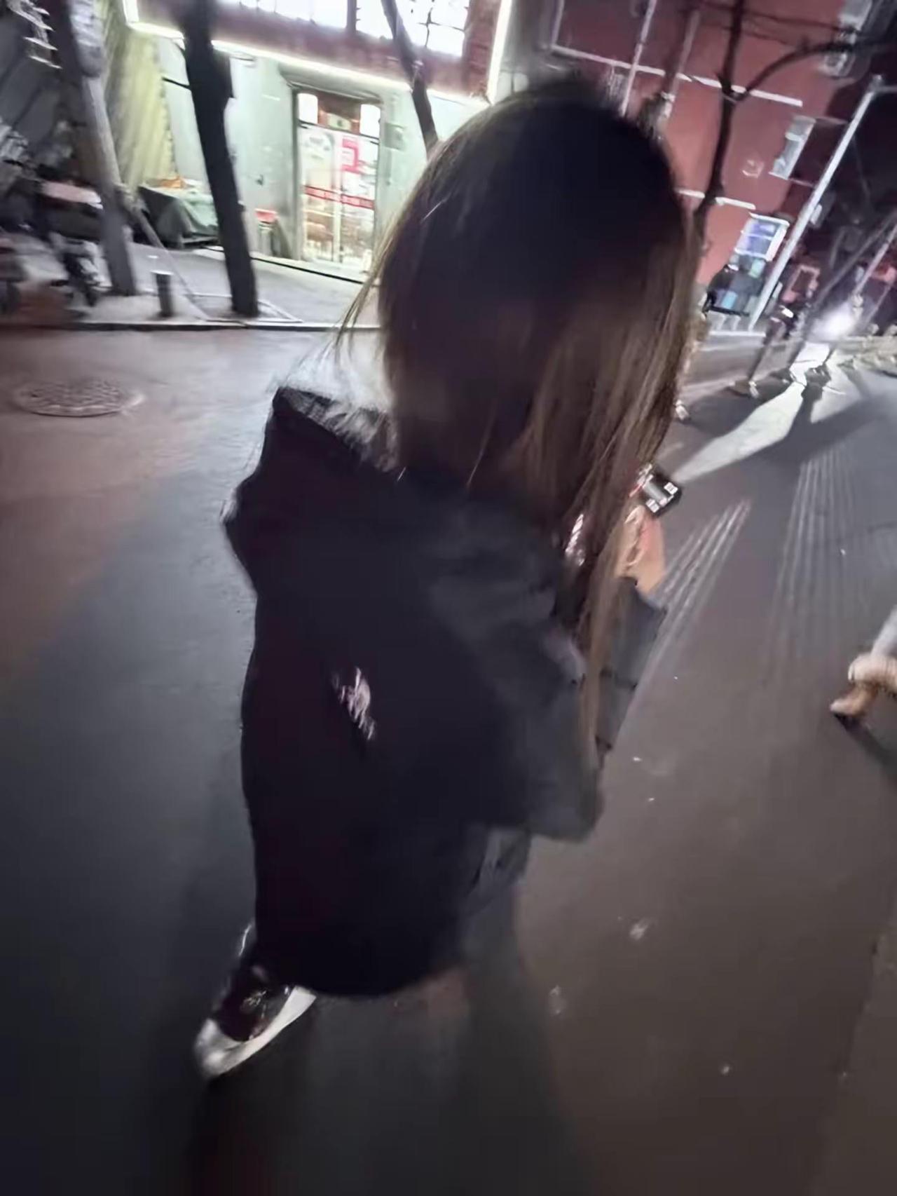 你还是跟在我身后