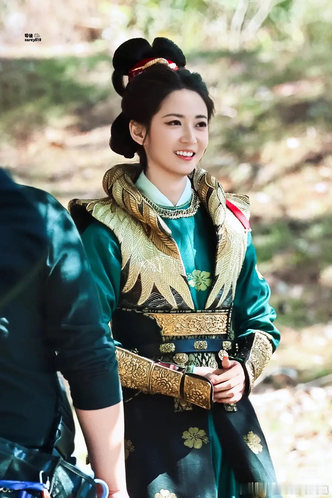 于正的审美好奇怪，陈钰琪的造型像葫芦娃 