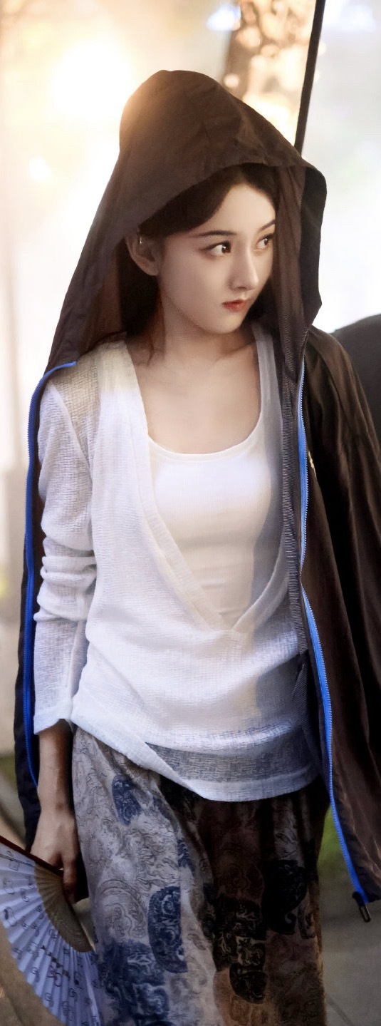 宋祖儿帽子比脸大了一圈宋祖儿宋祖儿宋祖儿