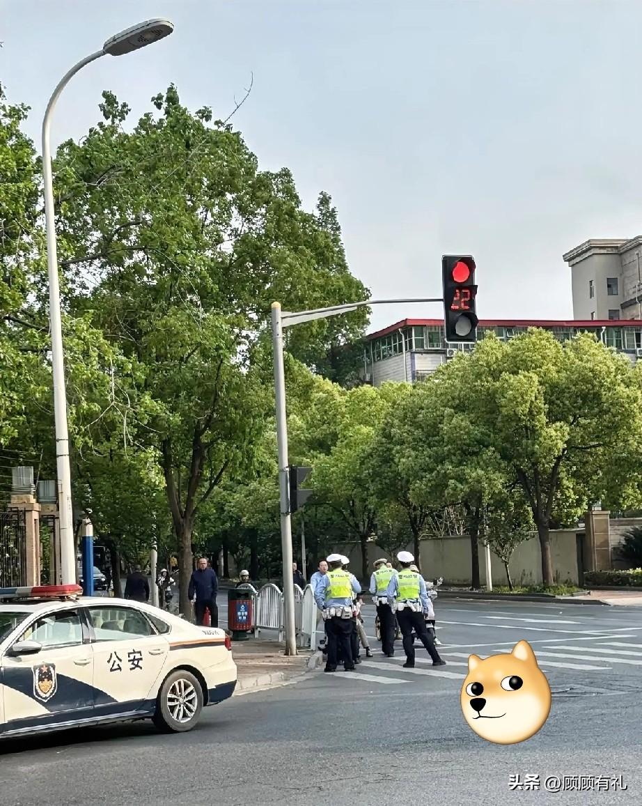 痛失20大洋[流泪][流泪][流泪]

以后再也不敢忘记戴头盔了

今天出来面试