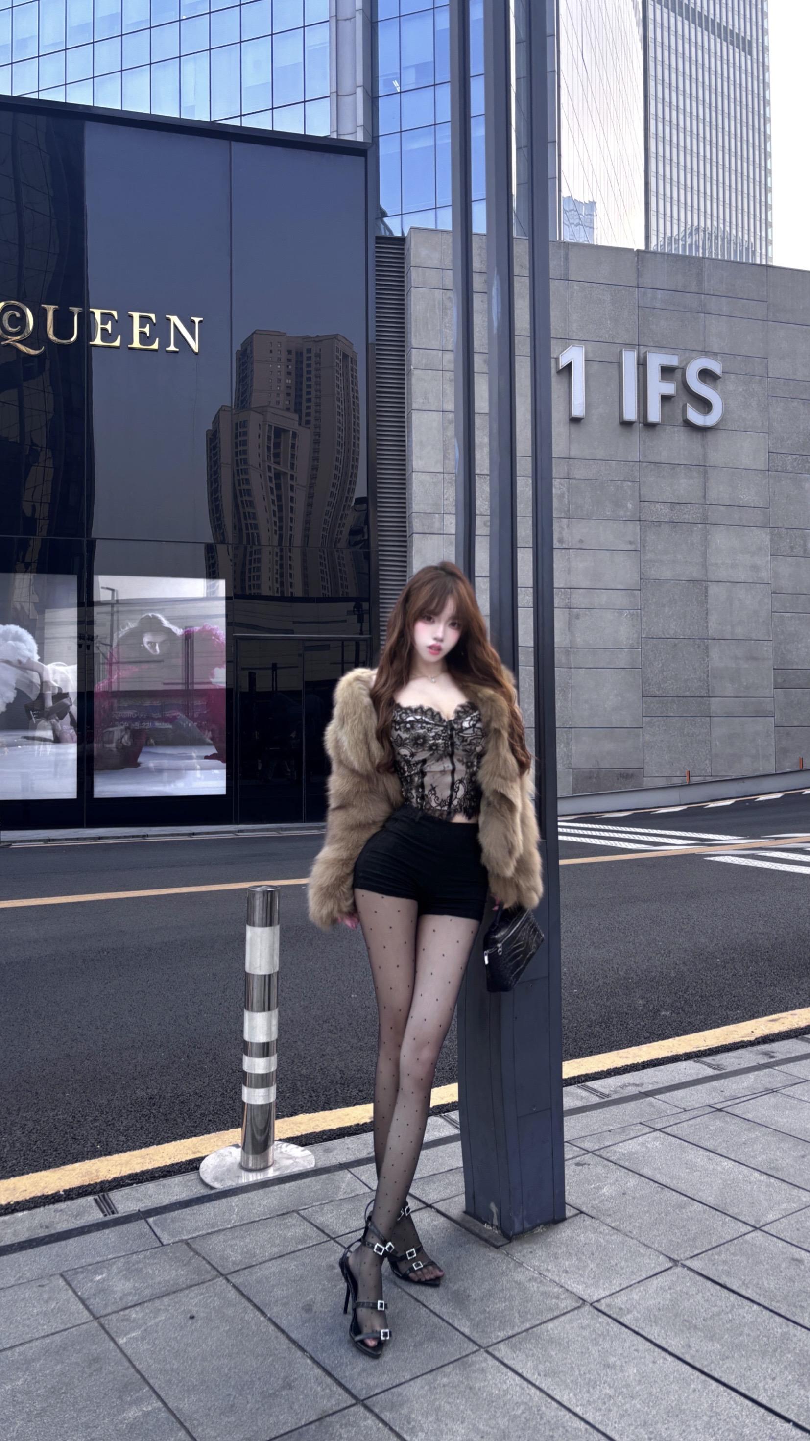 艳丽的权威 我后知后觉