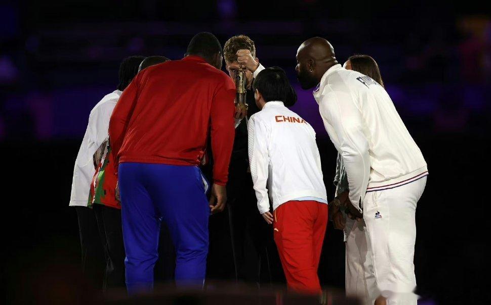 孙颖莎吹灭奥运圣火🔥 ​​​