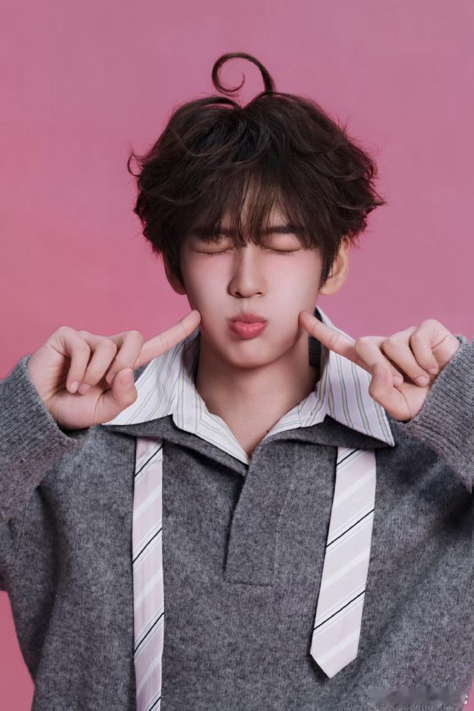 余景天情人节发新歌情人节最好的礼物就是余景天的新歌，《Right Here》温柔