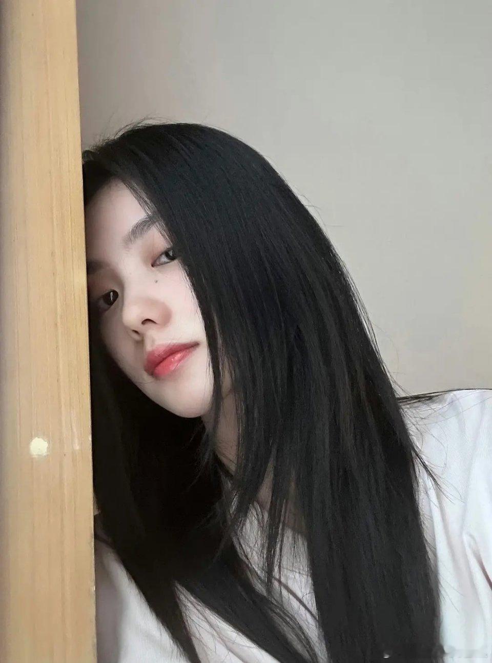 刘浩存的照片儿对于普通人来说真的没有一点儿可以参考的价值，毕竟这个死亡角度可能也