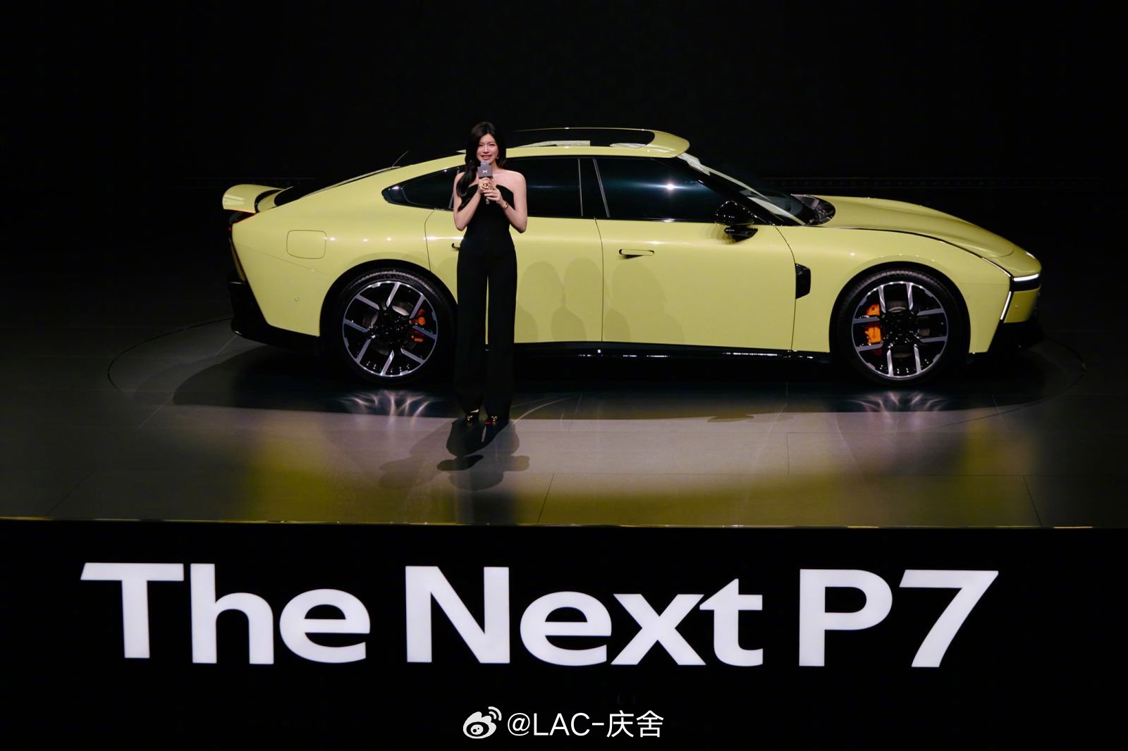 陈妍希人生第一次智驾是开小鹏P7 想起了陈妍希曾出演过《那些年》中的沈佳宜，这个