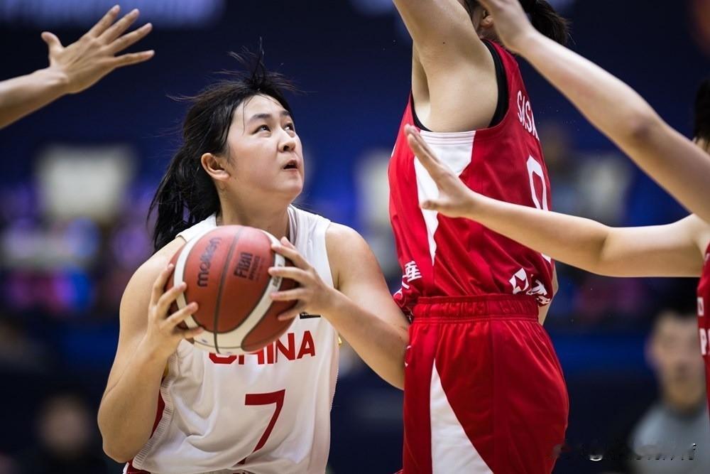 女篮接下来的接班人，
会不会就在这批年轻人里面？
 
冉珂嘉才19岁，拿到WNB