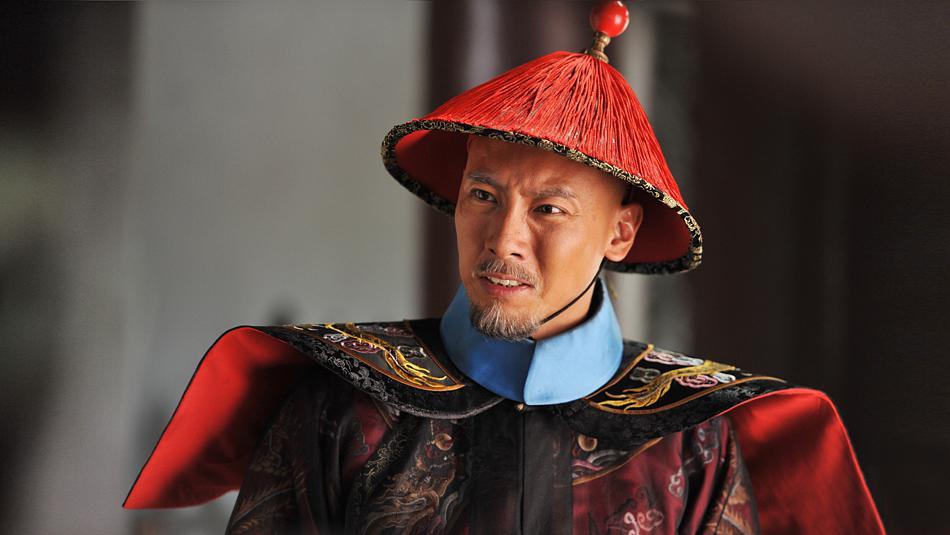 “他52岁才当上知府，上任行李是三只竹筐：一筐书、一筐药、一筐补丁袜——于成龙：