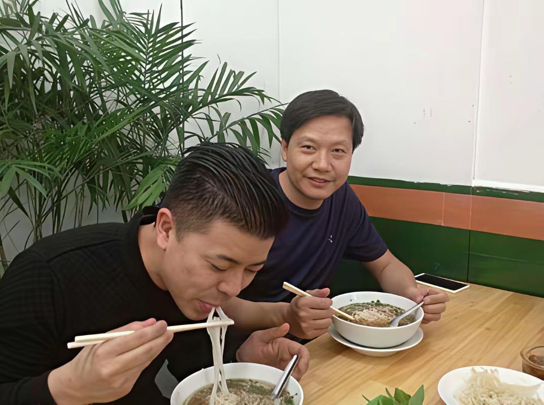 雷总吃的是什么面，看上去不错非常好吃