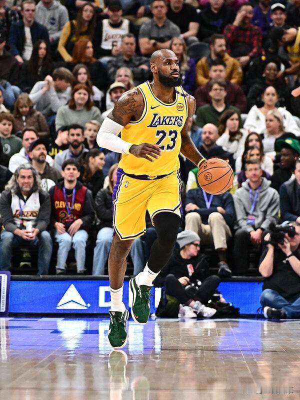 想问问大家，现在NBA各支球队，谁是最神秘，最难探底的？？～没错，就是湖人！！