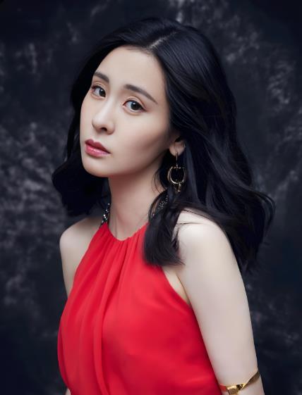 张碧晨方回应年轮原唱 张碧晨方以正视听，称《年轮》原唱就是张碧婷本人。值此《年轮