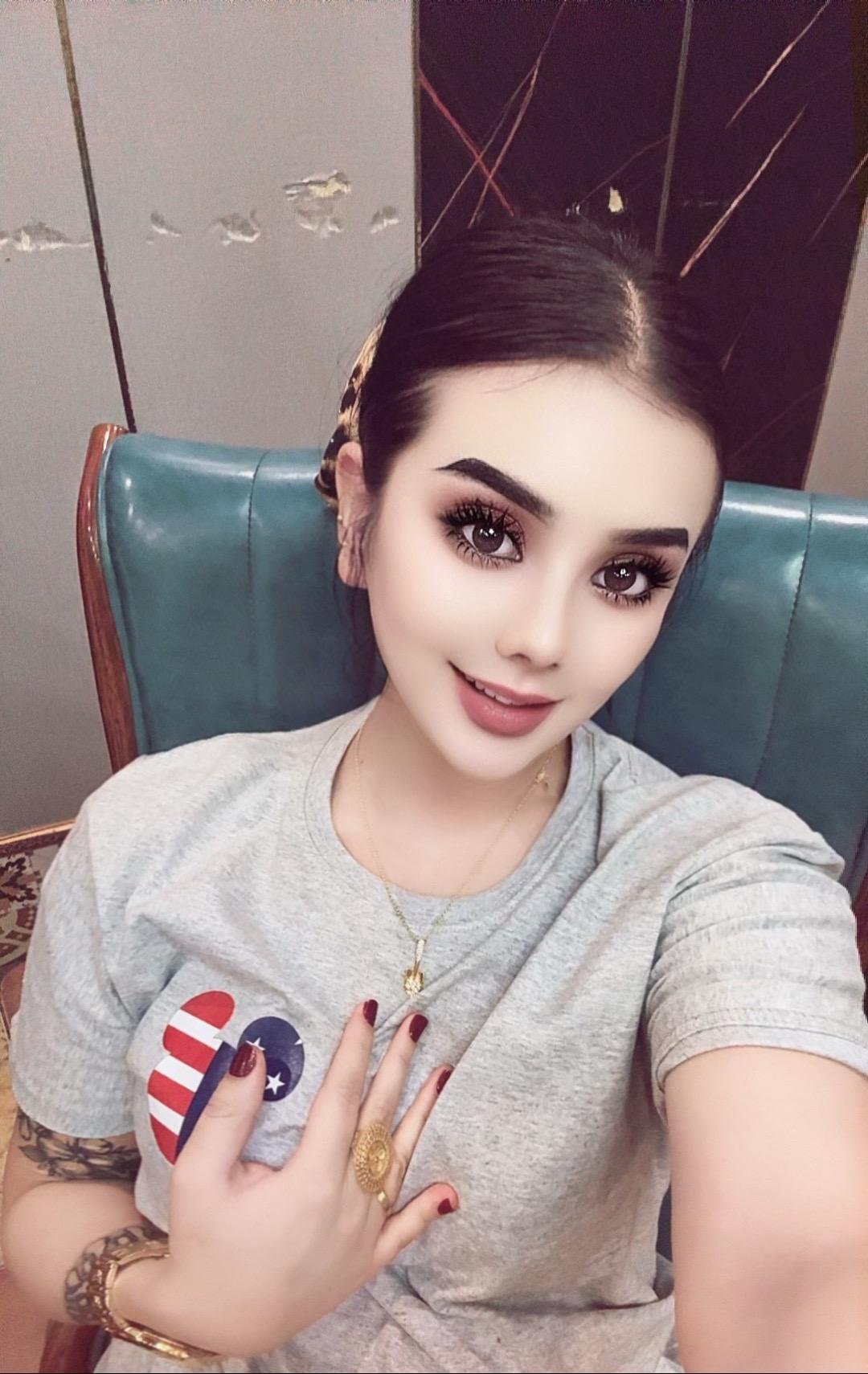 ✨ كىشى بىلەن بولماي، ئىشى بىلەن بول...