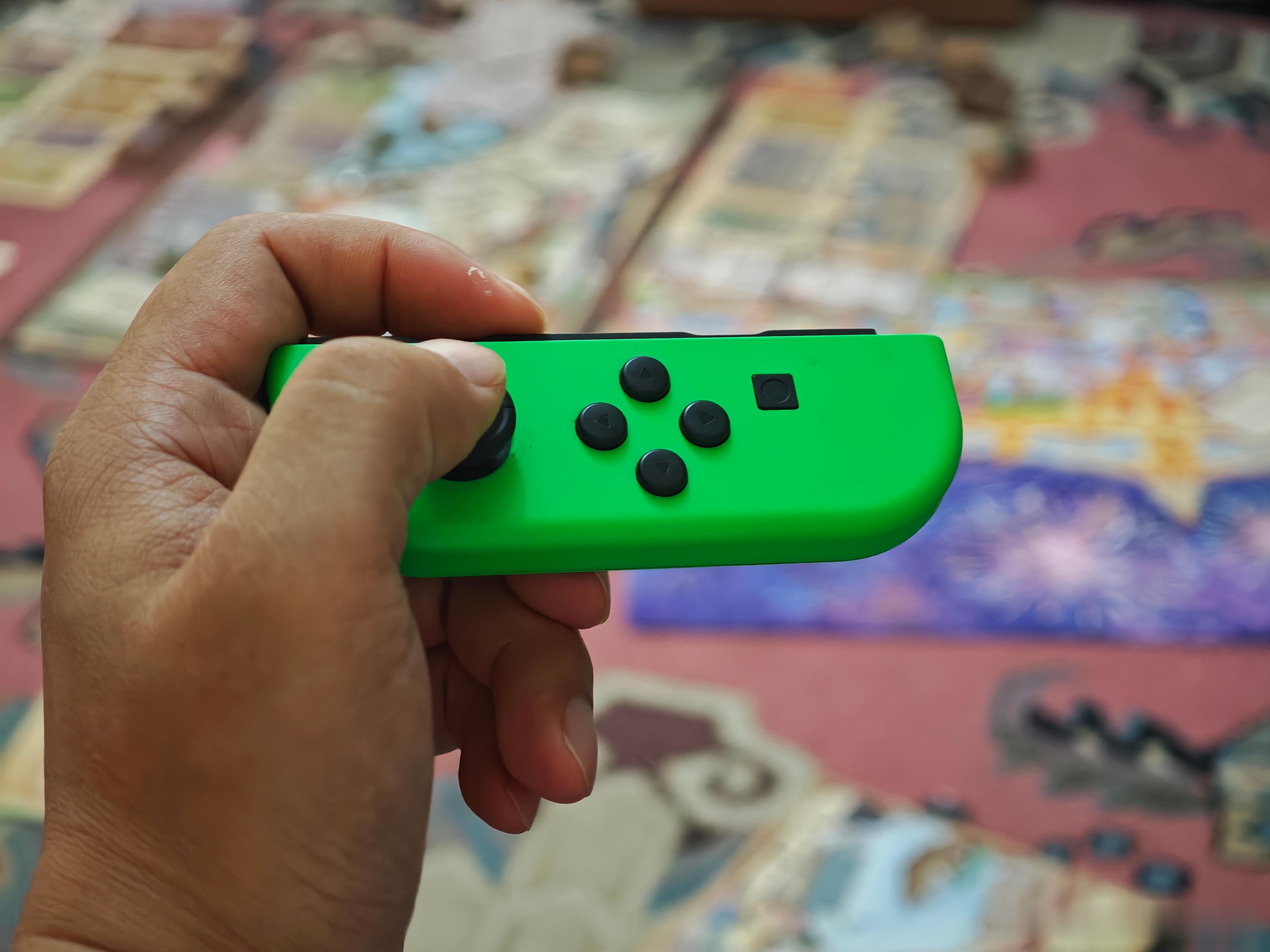 暑假合家欢，四个手柄，四个人一起玩switch2真不错 ​​​