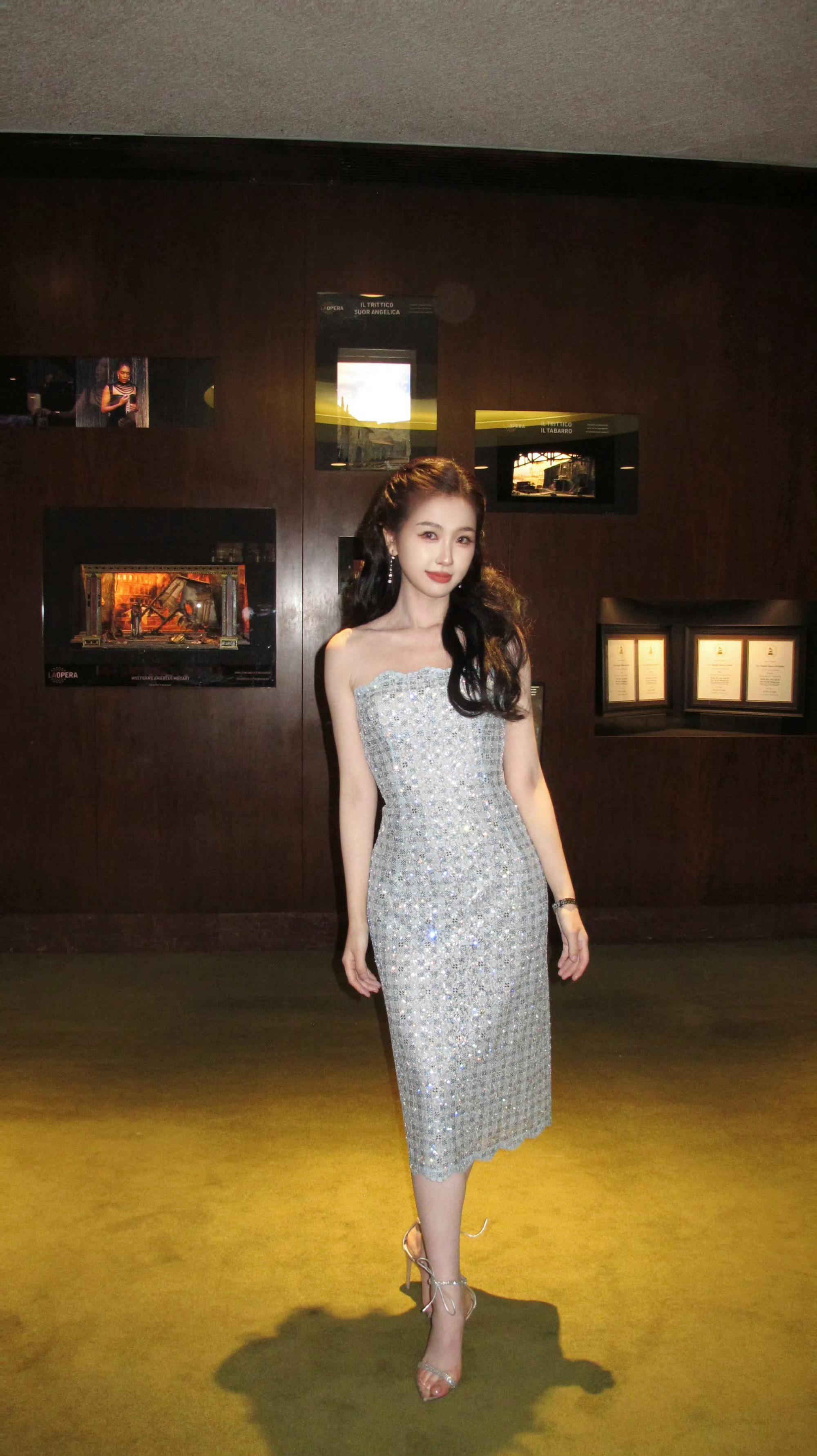 丸啦，今天应该是走不出虞书欣美貌了Gold Gala第二套礼服look银色亮片抹