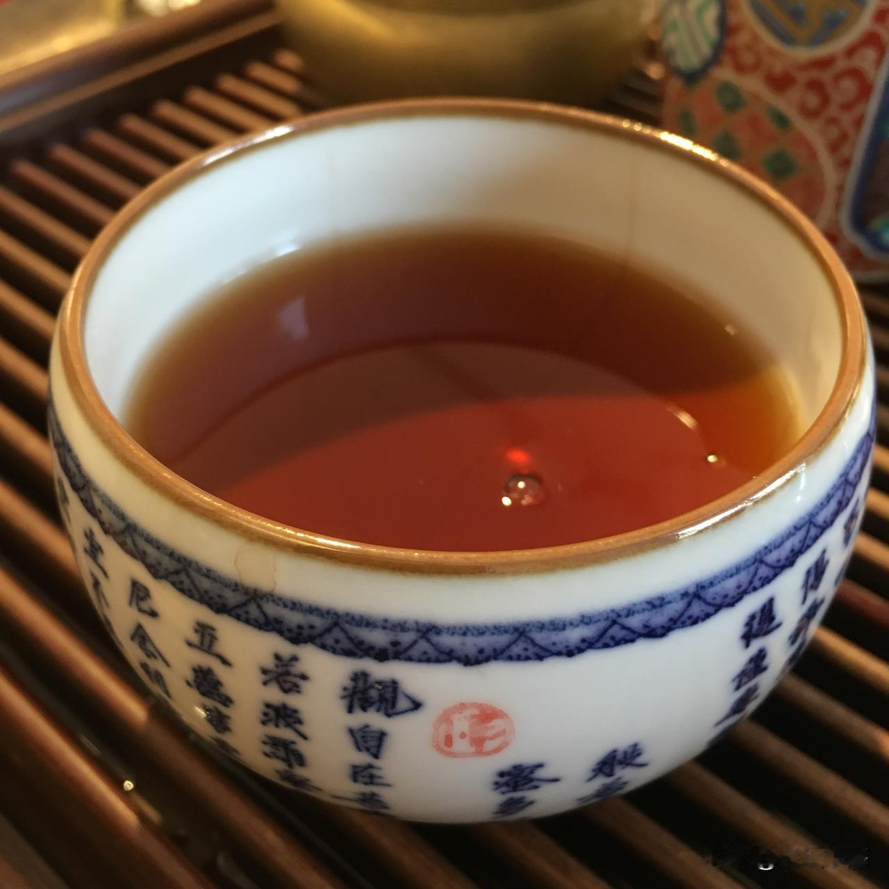 喝茶，
本身是一件非常美好且难得的事情。