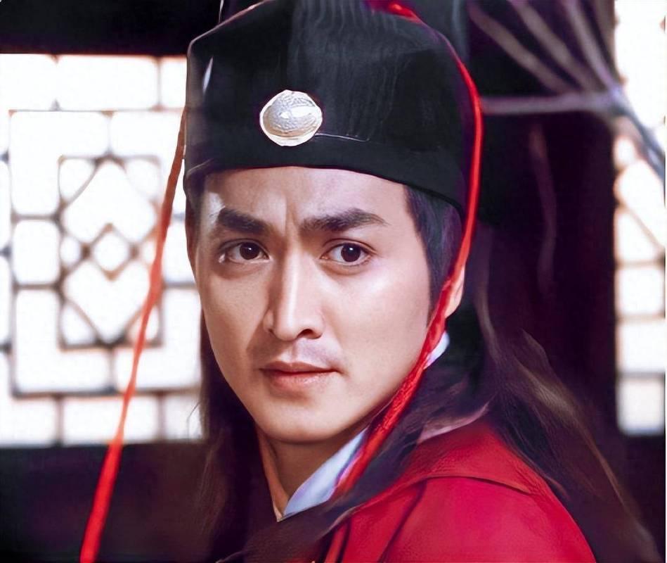 31日，前亚视小生、香港演员甄志强的妻子方心媛发布讣告：甄志强在上海辞世，年仅5