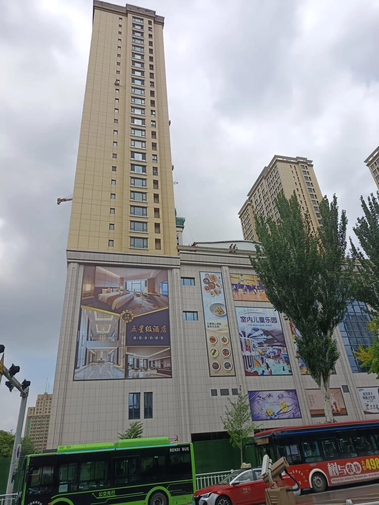 经过多年的筹备。继富虹之后本溪第2家五星级酒店的庐山真面目终于揭开，仔细观察这个