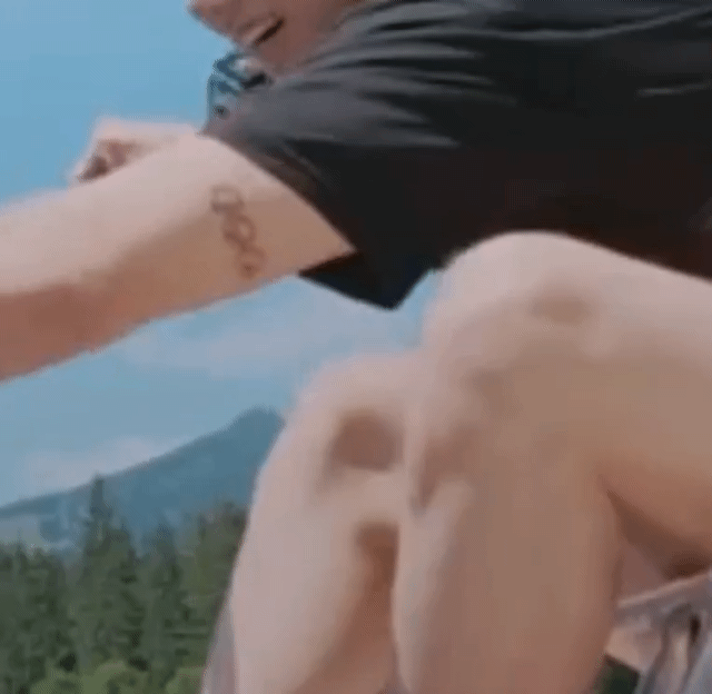 热帖，现在议论中的男女爱豆纹身 同款 vs 根本不是同款 P1-3 男爱豆P4-