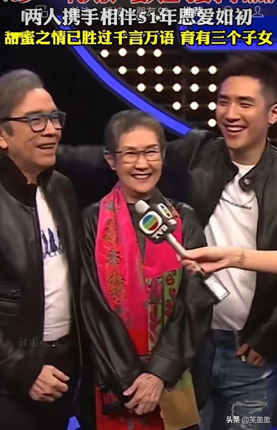 78岁“一代大侠”姜大卫与妻子李琳琳，是圈内公认的模范夫妻。1974年两人奉女成