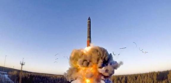 “一旦发生核战，中国面对美国坚持不了1小时！”俄专家10年前提醒，中国‘东风-3