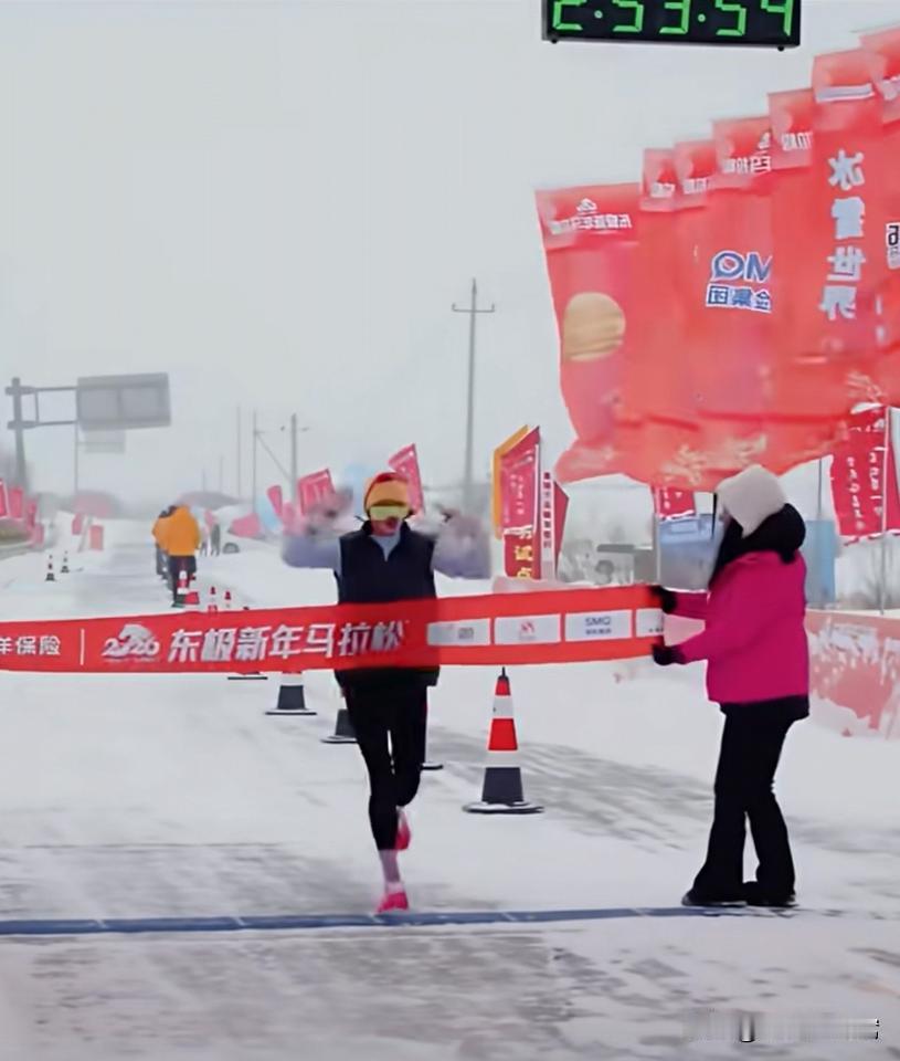 张水华是个人才！新年元旦第一跑就夺冠了！刚刚结束的佳木斯东极新年马拉松，张水华在