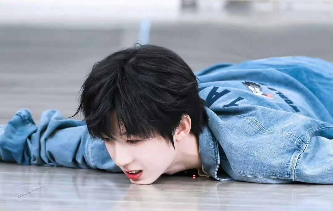 杨博文妈妈 我要开始打手机了再有涵养的妈妈也有情绪 受不了ss无休止无底线的骚扰