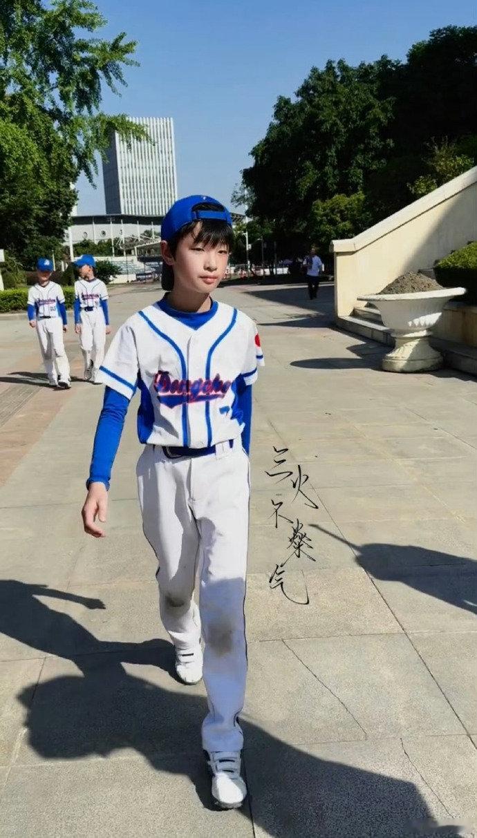 以为时代峰峻开拍少年时代3了以为tf五代开拍我们的少年时代3了 刷到tf五代陈粲