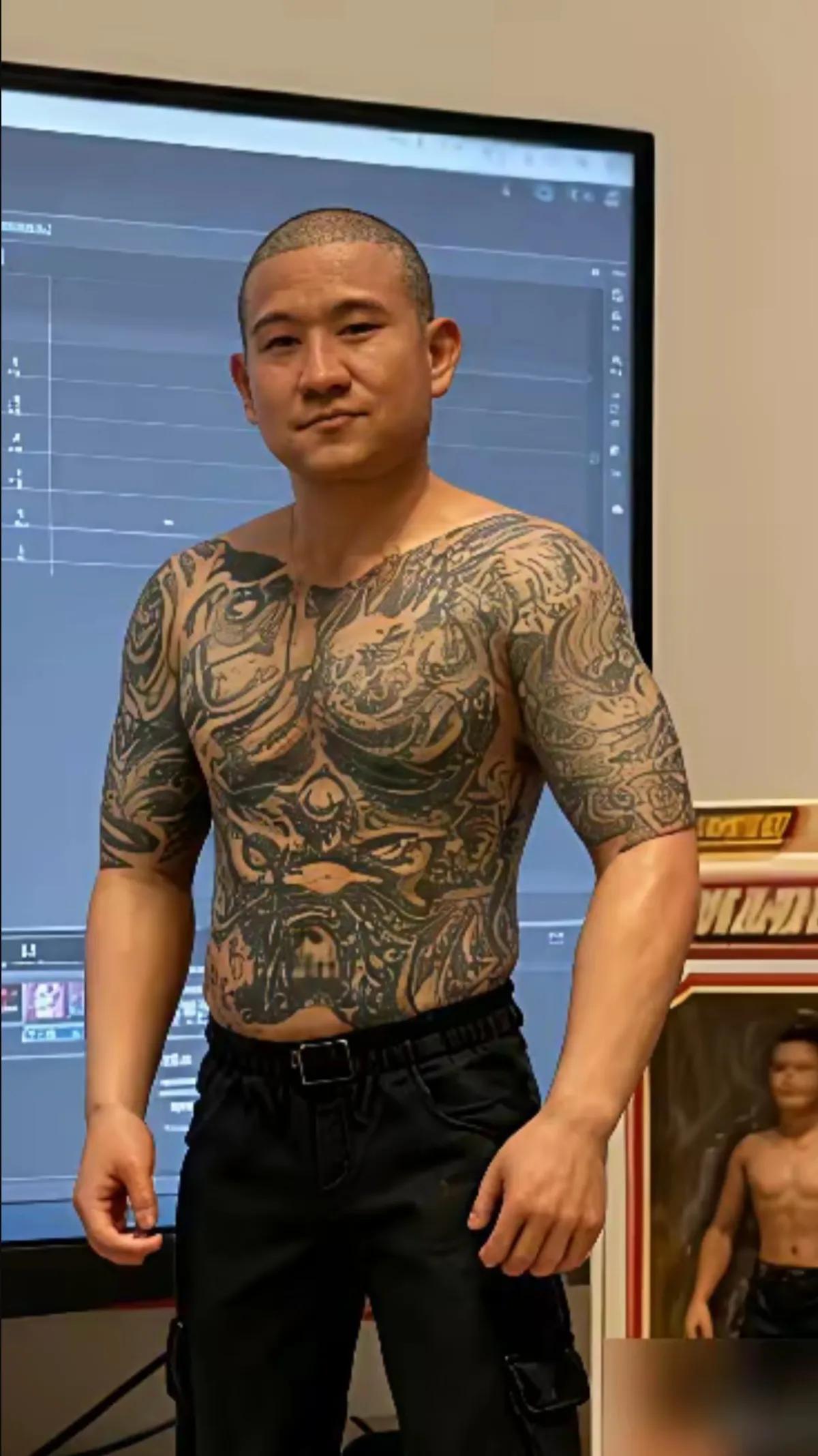 不要去纹身，一有纹身就感觉自己自命不凡。昆山龙哥（图），自己死在自己的大刀下，而