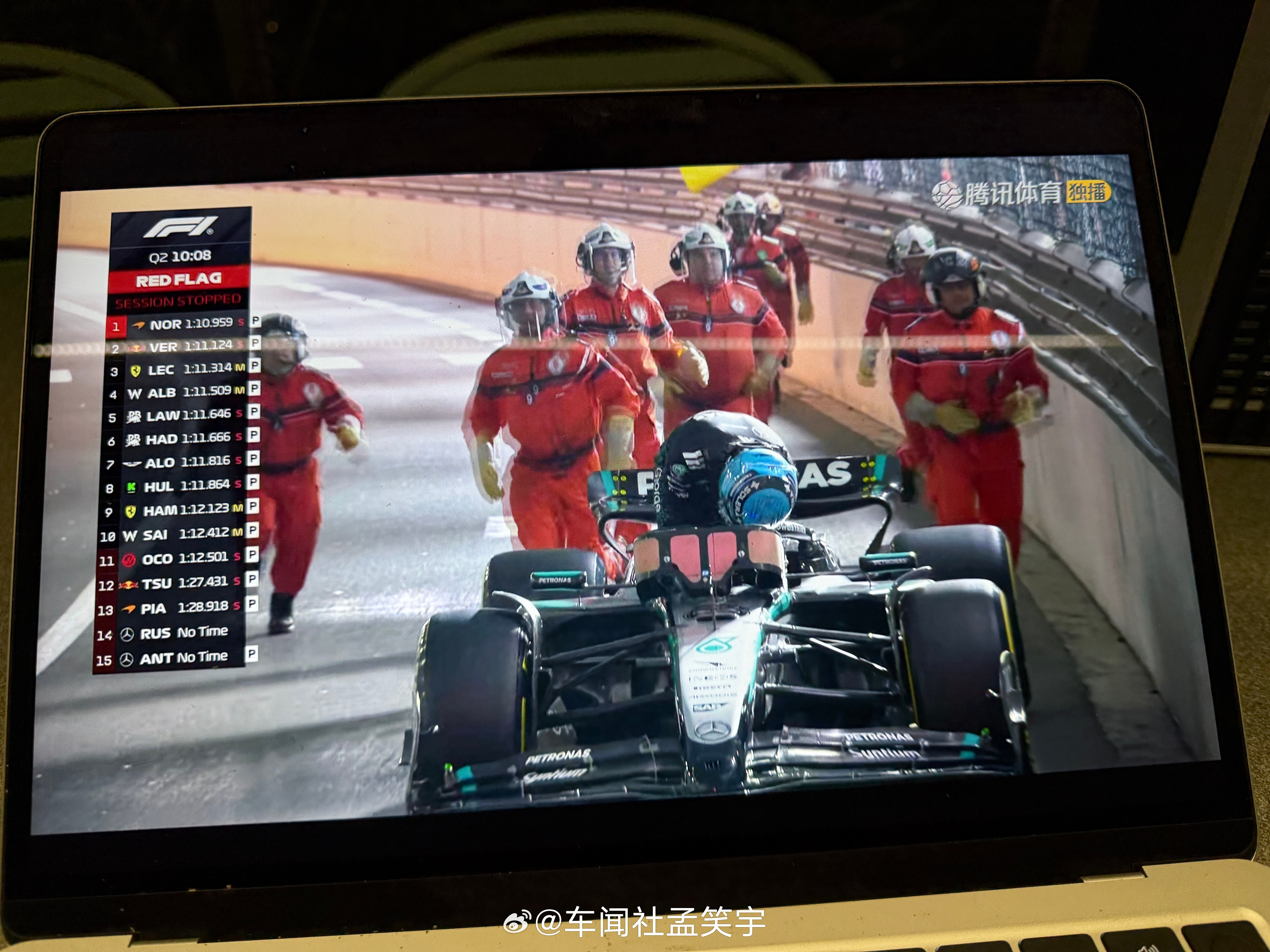 F1今天奔驰是怎么了？期待明天有好的成绩 ​​​