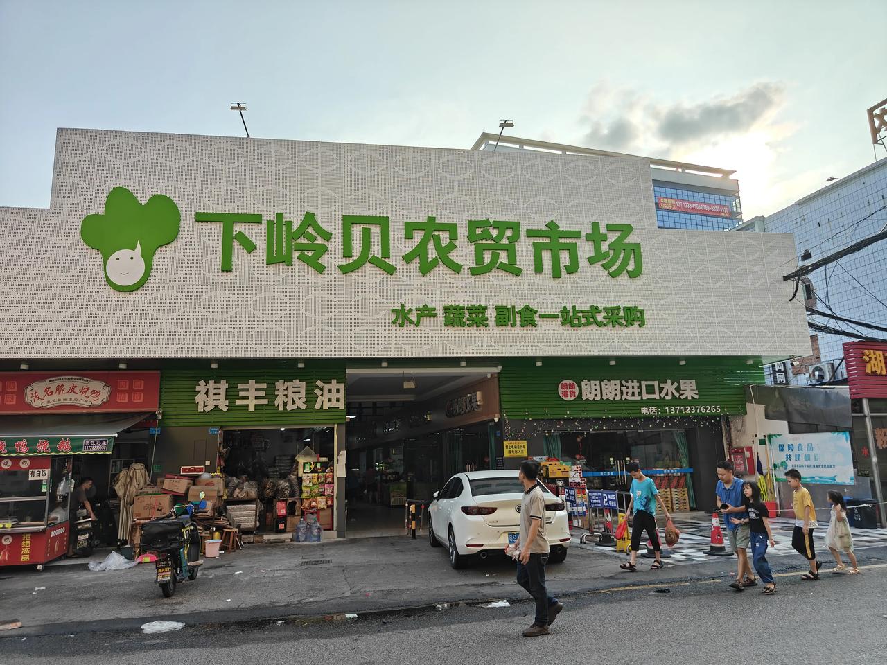 走近下岭贝，你会发现这个村庄并不大，面积不到2500亩，仅占寮步镇总面积的2%左