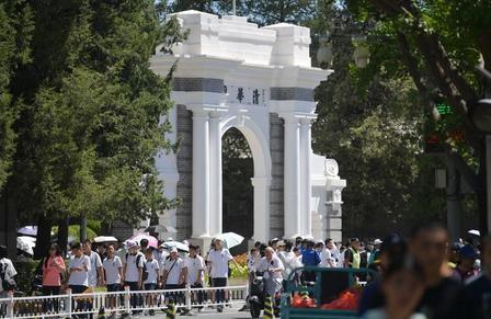 清华北大的门，终于又开了——但手慢的家长已经哭了

“未来一周的即时预约名额，已