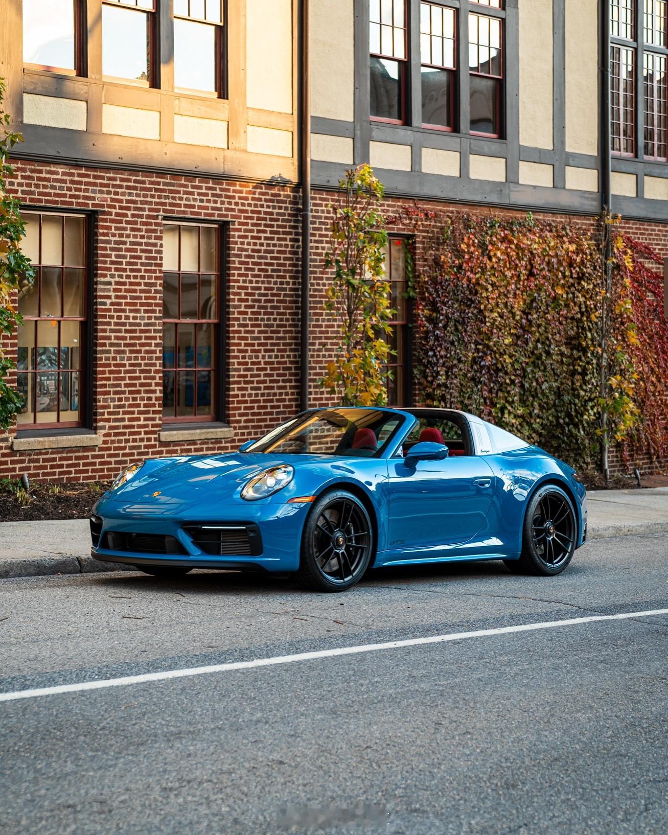 保时捷911 Targa 4 GTSPTS Oslo Blue 