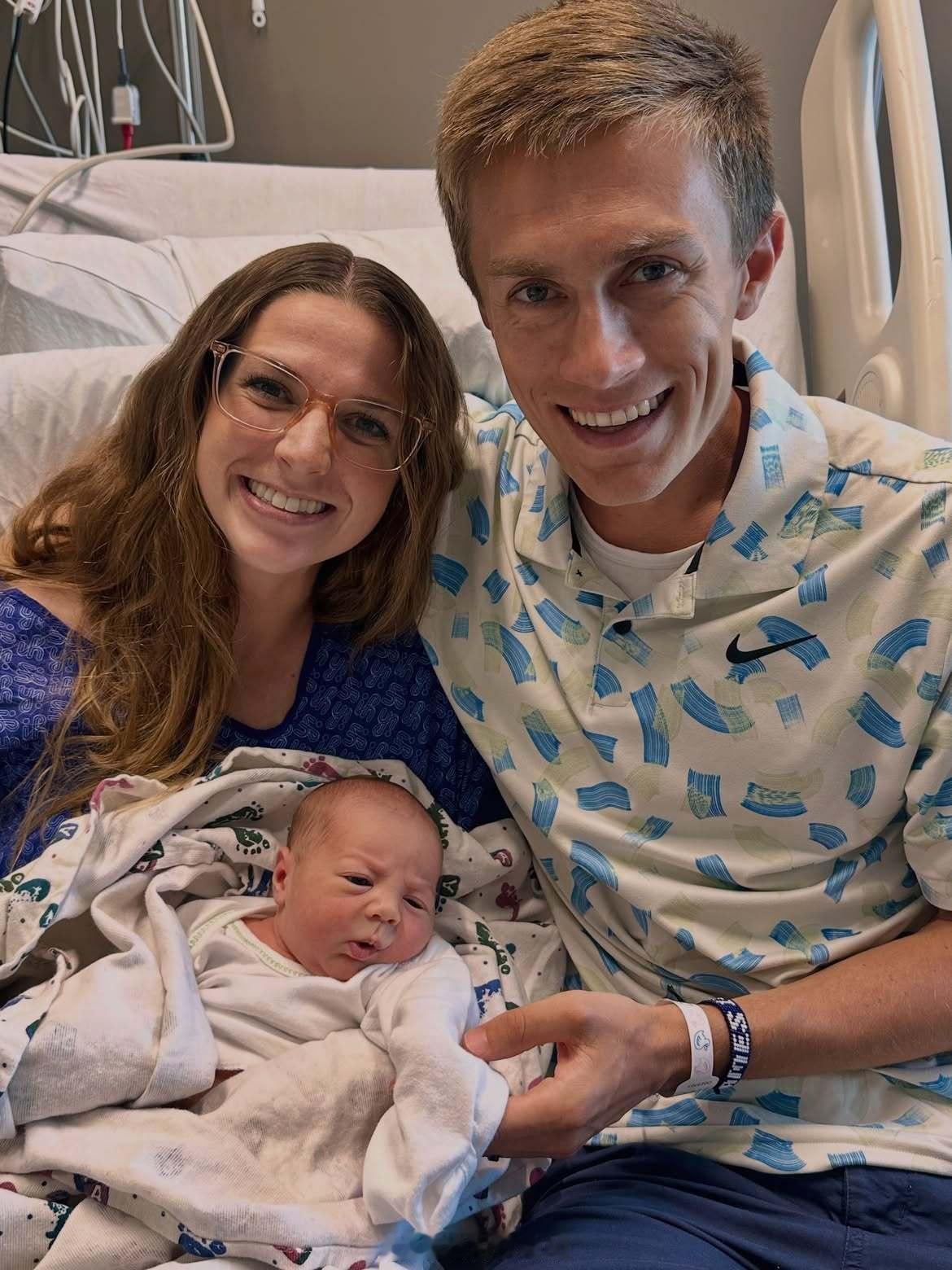 北美马拉松纪录2:04:43保持者 Conner Mantz 曼茨得子。跑步 马