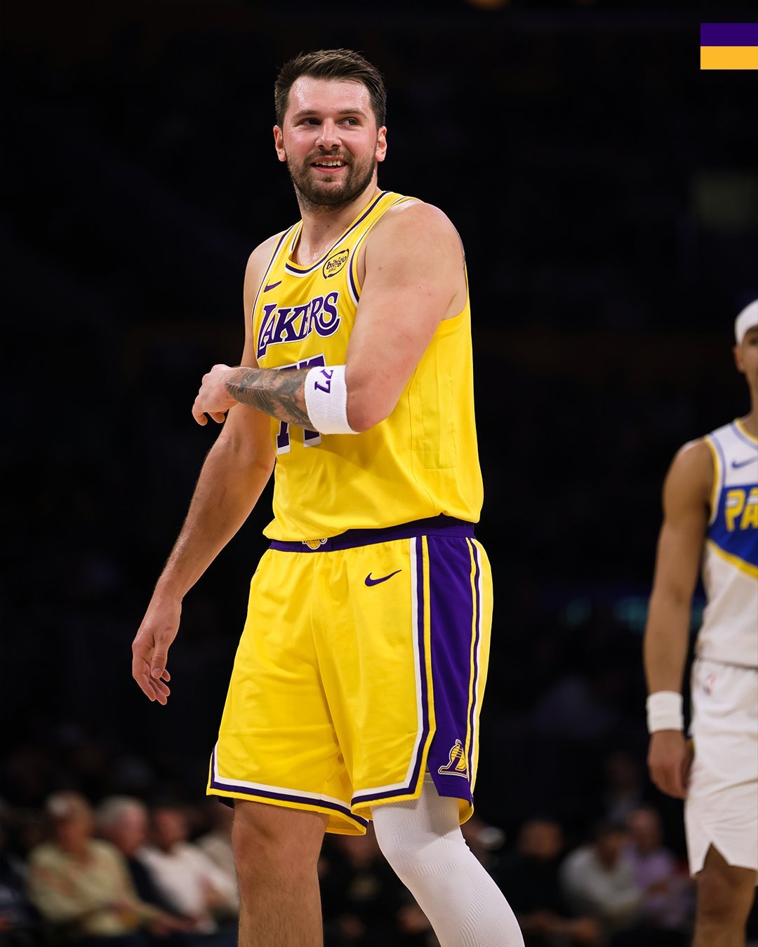 卧槽！今天的东契奇杀疯了！！！——全场只出战31分钟——25投14中，三分球14