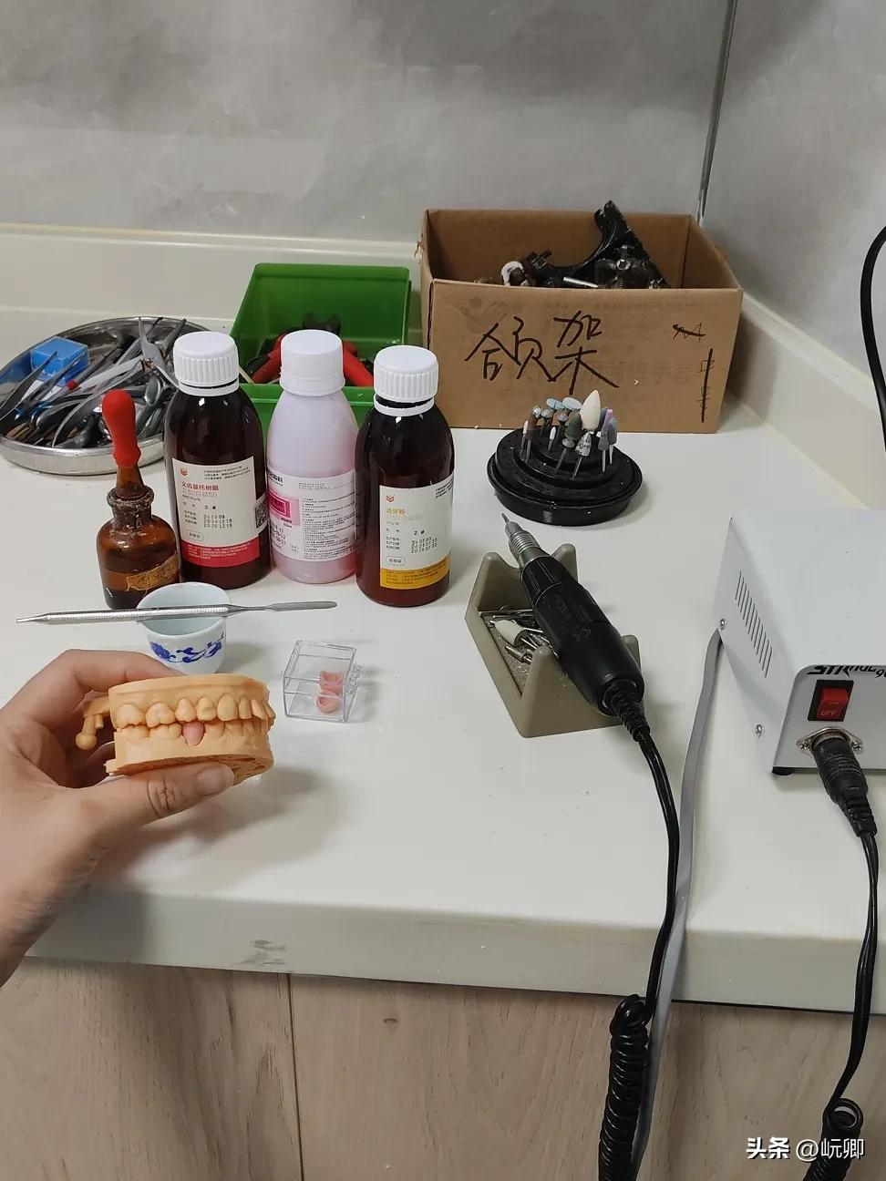 大专口腔应届毕业生的待遇如何？我只想说差点饿死在三线城市的街头，要不然我妈在这边