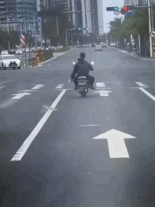 散了吧。
这家伙的结局你已经想到了。