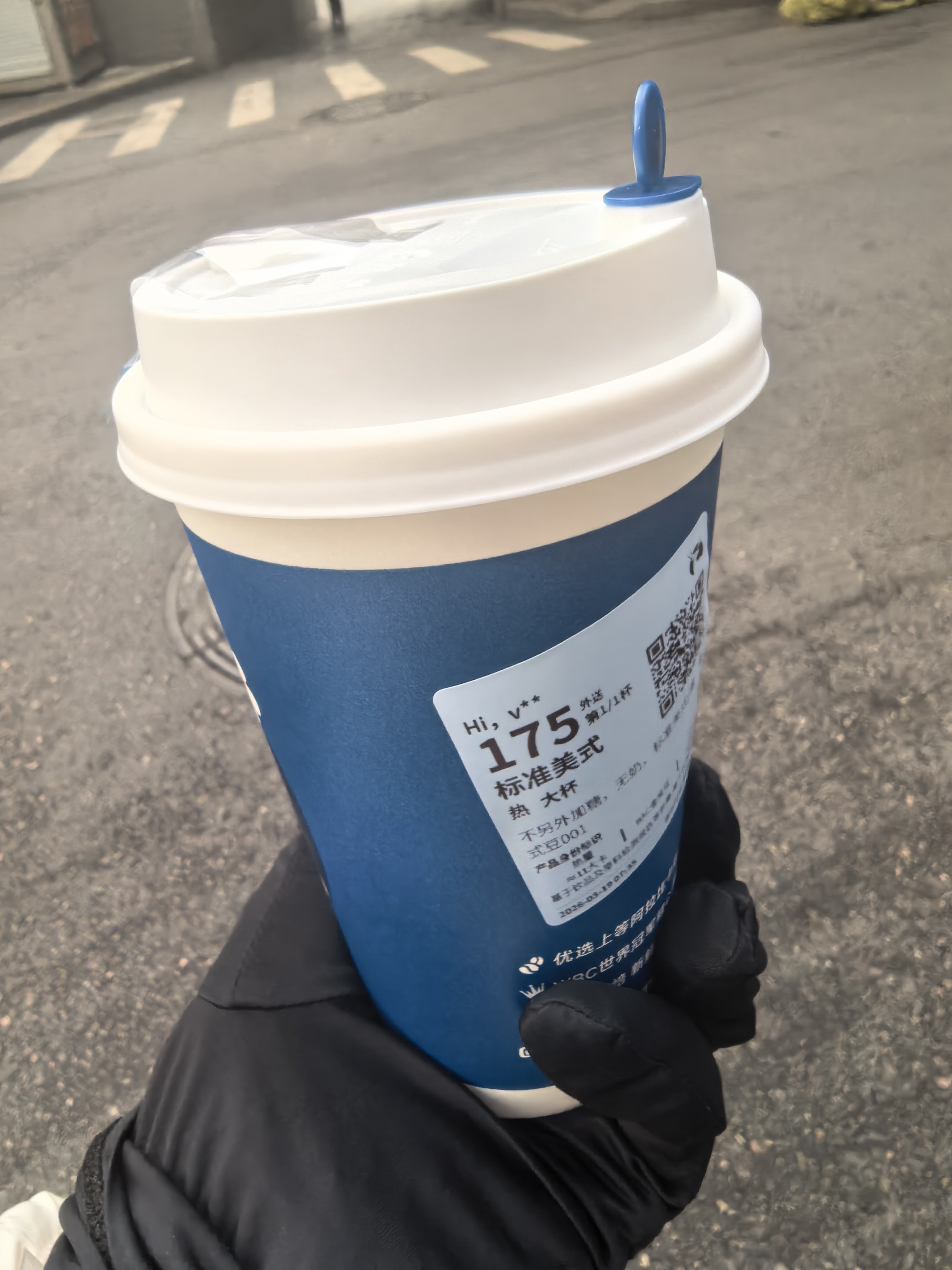 好好爱自己，是终身浪漫的开始，不委屈自己，不勉强自己，照顾好身体，守护好心情。放