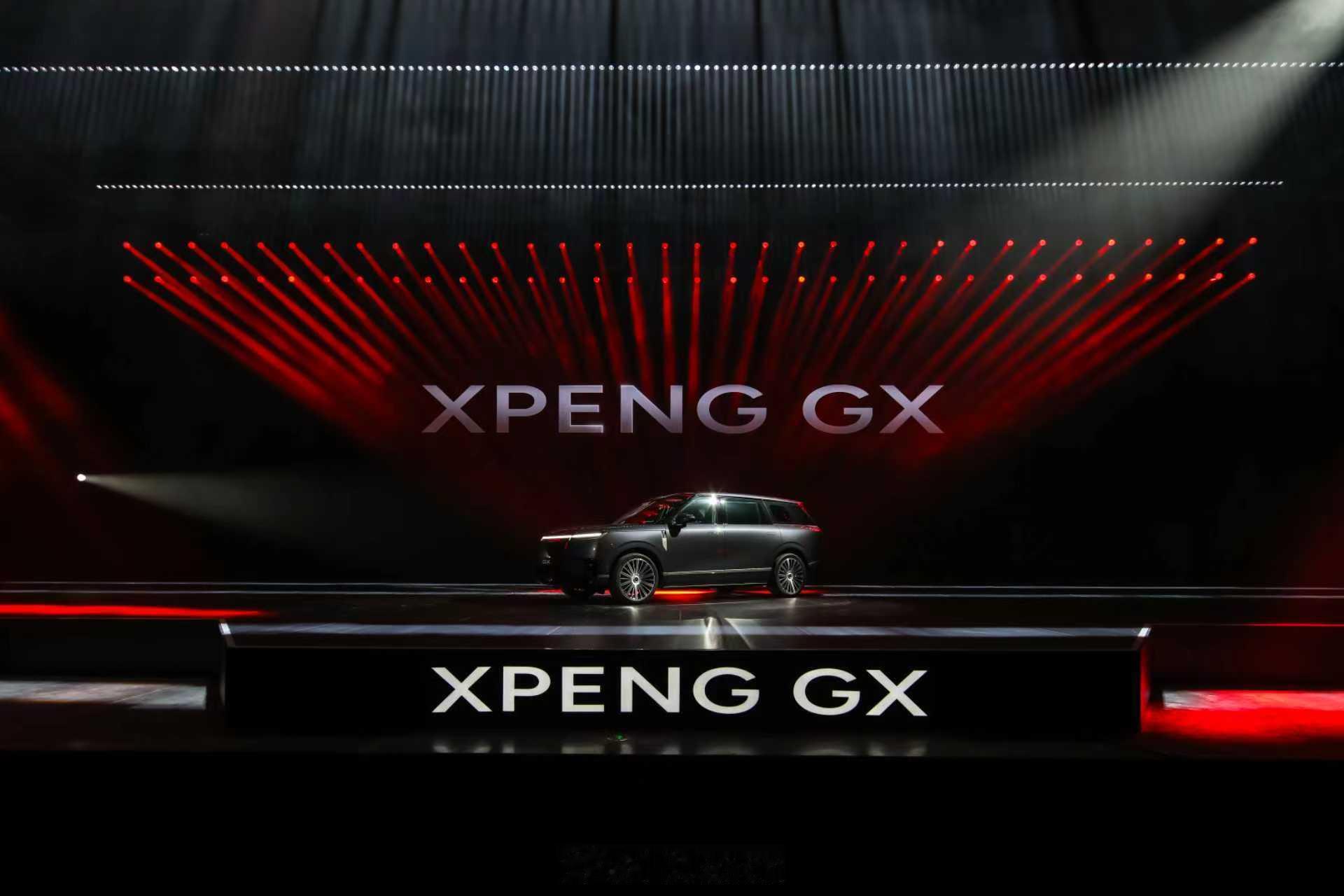 面向物理AI时代，小鹏GX交出了一份硬核答卷。作为全尺寸旗舰SUV，小鹏GX首发