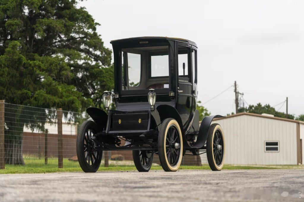 100多年前的新能源汽车1913年 Waverly Model 93 EV充一次