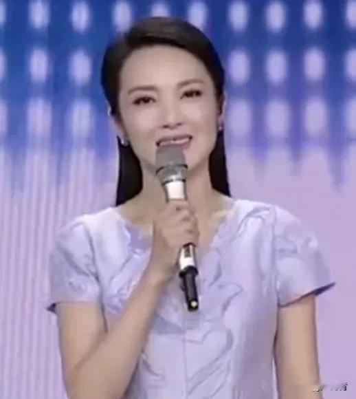 管彤，1971年生于首都北京，央视资深主持，雅号知性女神，温柔大方，美丽亲和。1