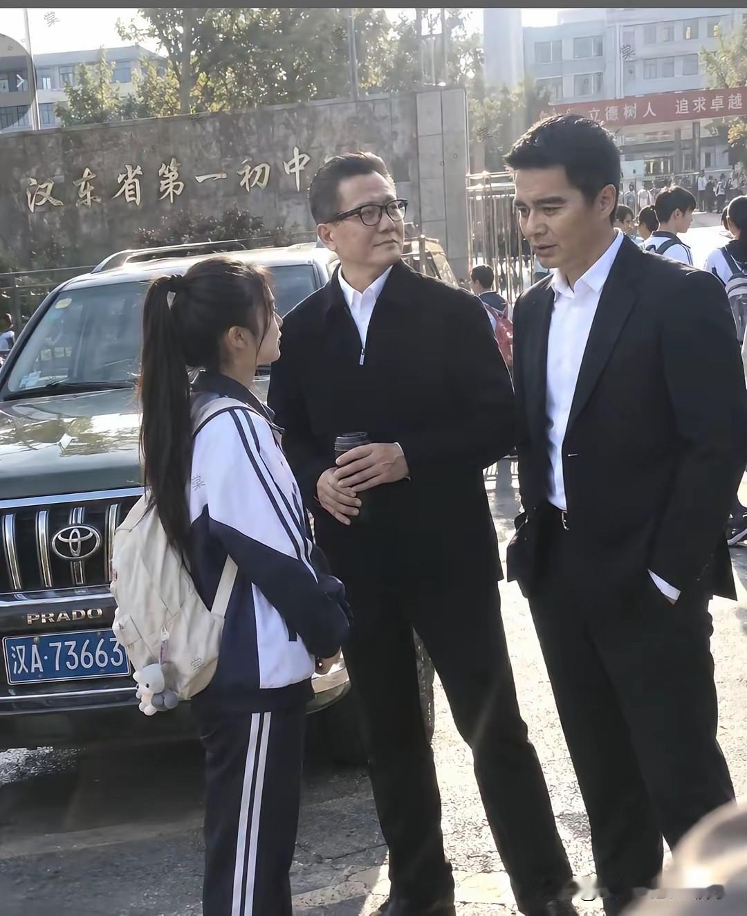 两人对比之下，才知道谁最牛！