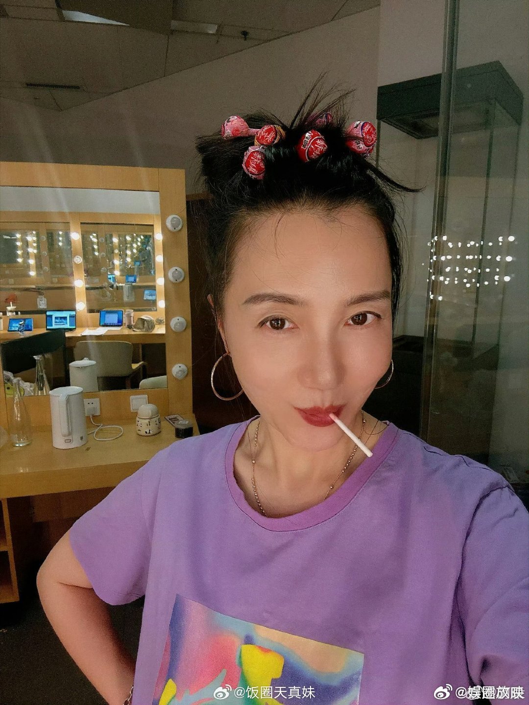 阿朵得坐在我腿上唱歌了粉丝脑洞大开立下趣味flag，没想到真的冲到两万赞现在就等