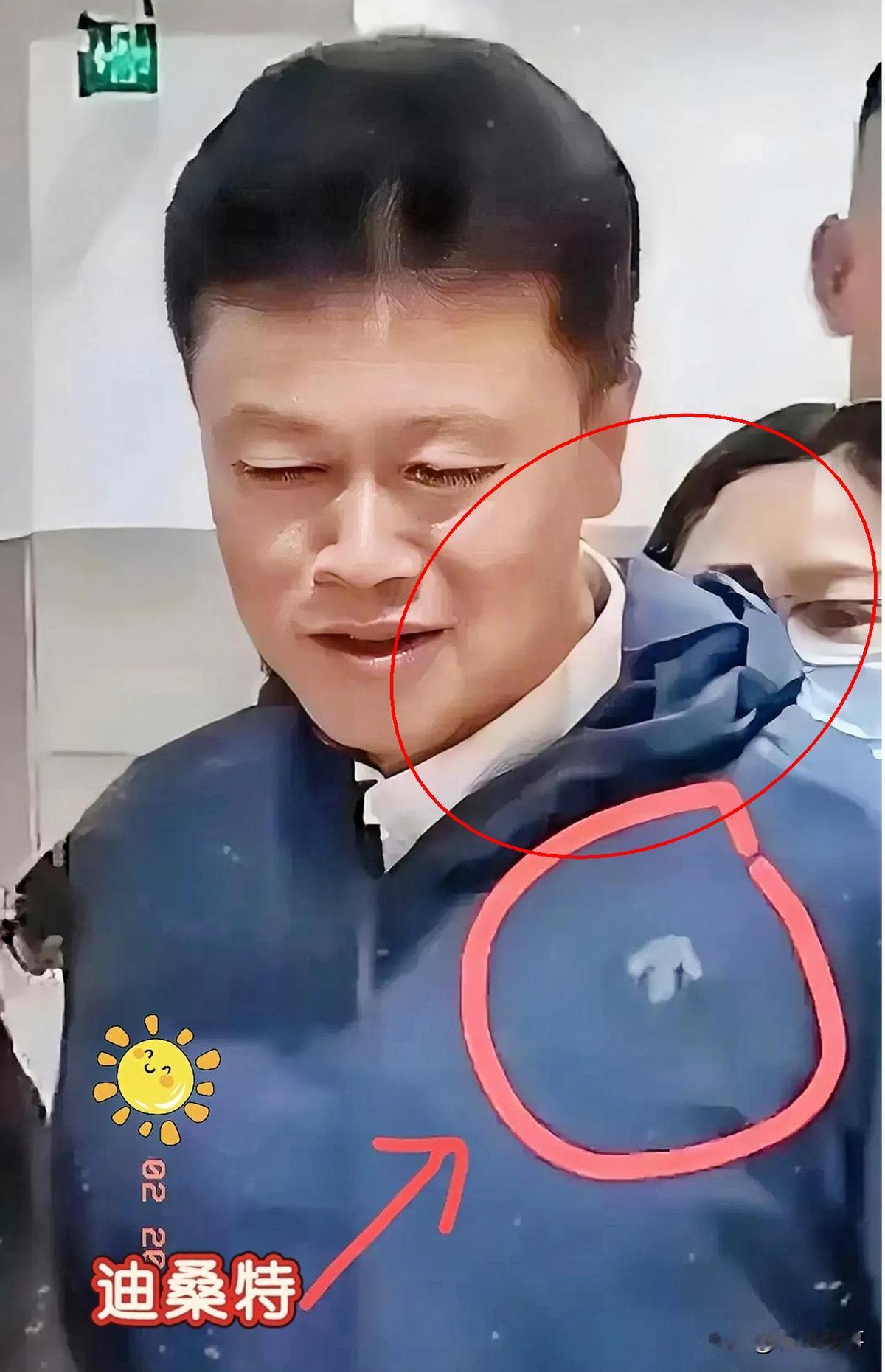 荣昌高书记穿1790元工装外套，这波操作我给满分！三个细节值得细品：

1、左胸
