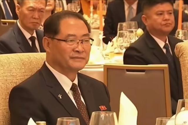 出大事了！朝鲜总理朴泰成刚落地中国，金正恩就在平壤亲自主持全国高级别联合会议，当