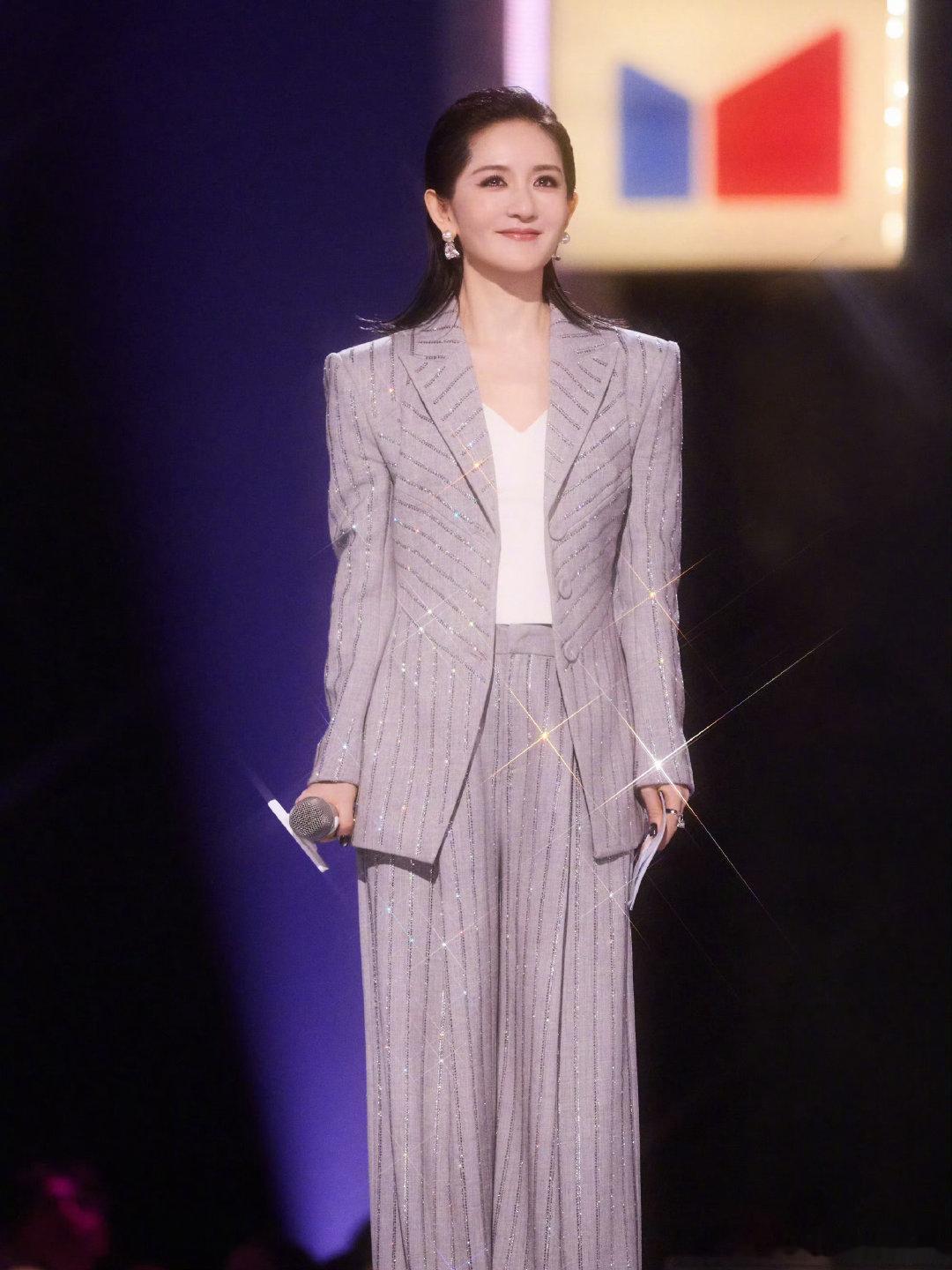 者来女还没加谢娜微信乘风2026 者来女直播说还没加谢娜微信，一直把娜姐当成努力