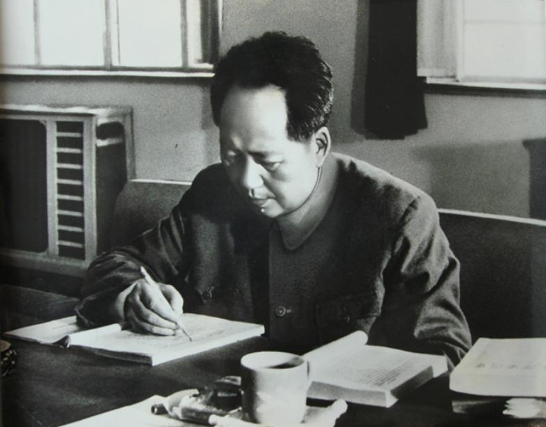 1950年，清朝皇叔卖破烂回家，突然收到毛泽东来信：想请你当顾问
“1950年2